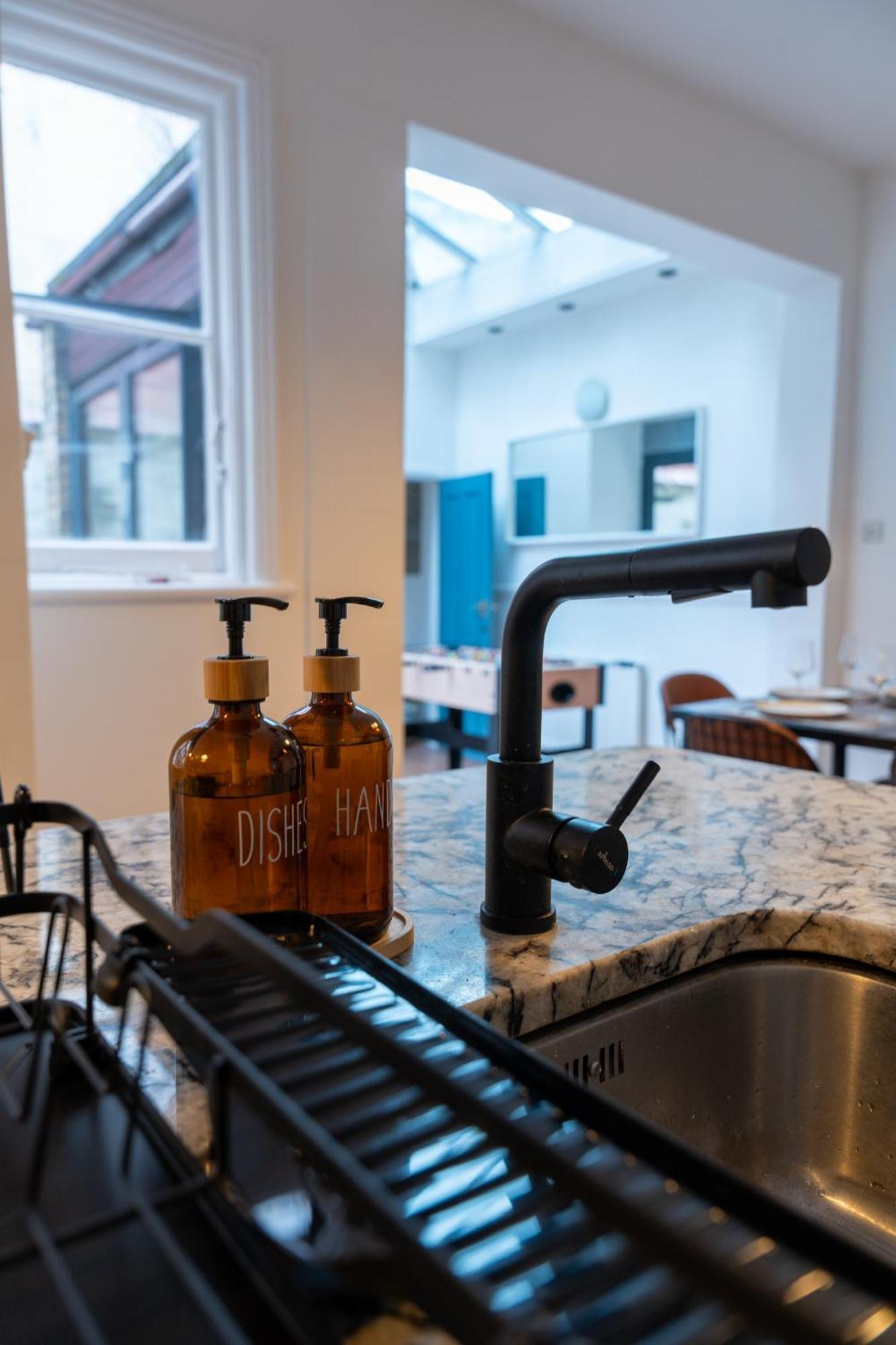 Chiswick 4 Bed Victorian Townhouse Minutes To Tube